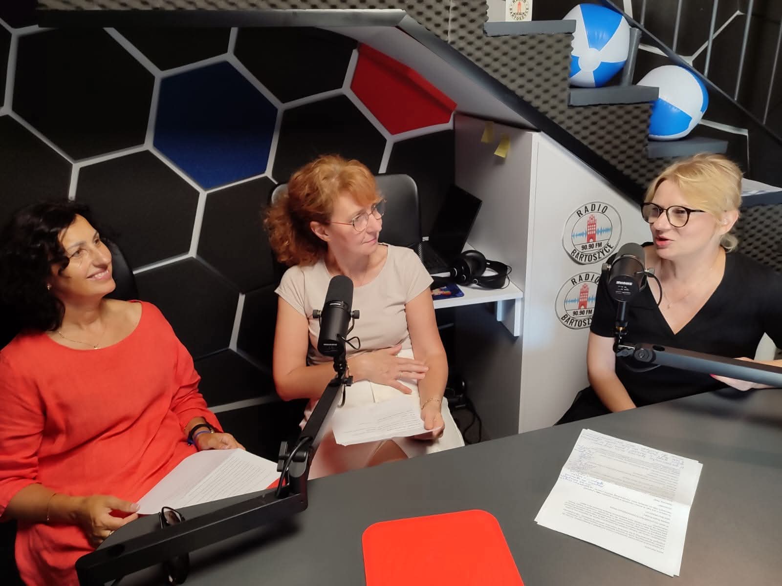 Rozmowa podczas audycji w studiu Radia Bartoszyce