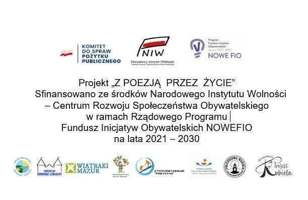 Plansza informująca o finansowaniu projektu Z poezją przez życie